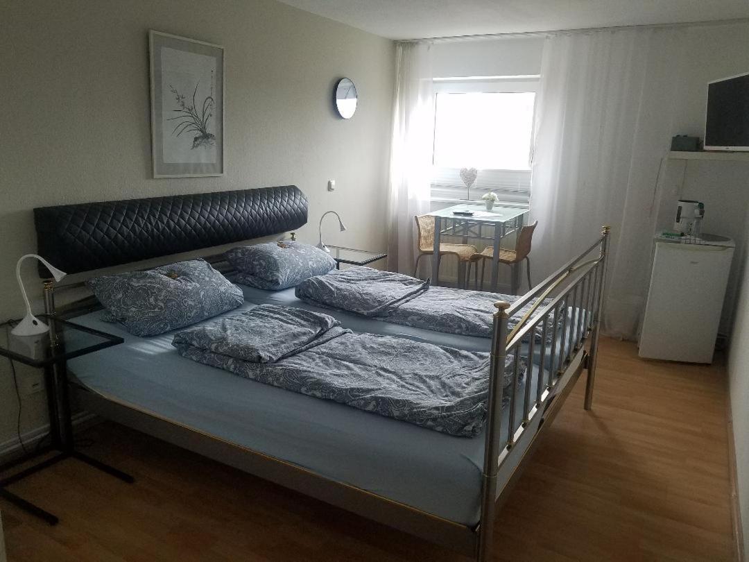 Rooming24, Kleine Pension Lübeck Exteriör bild