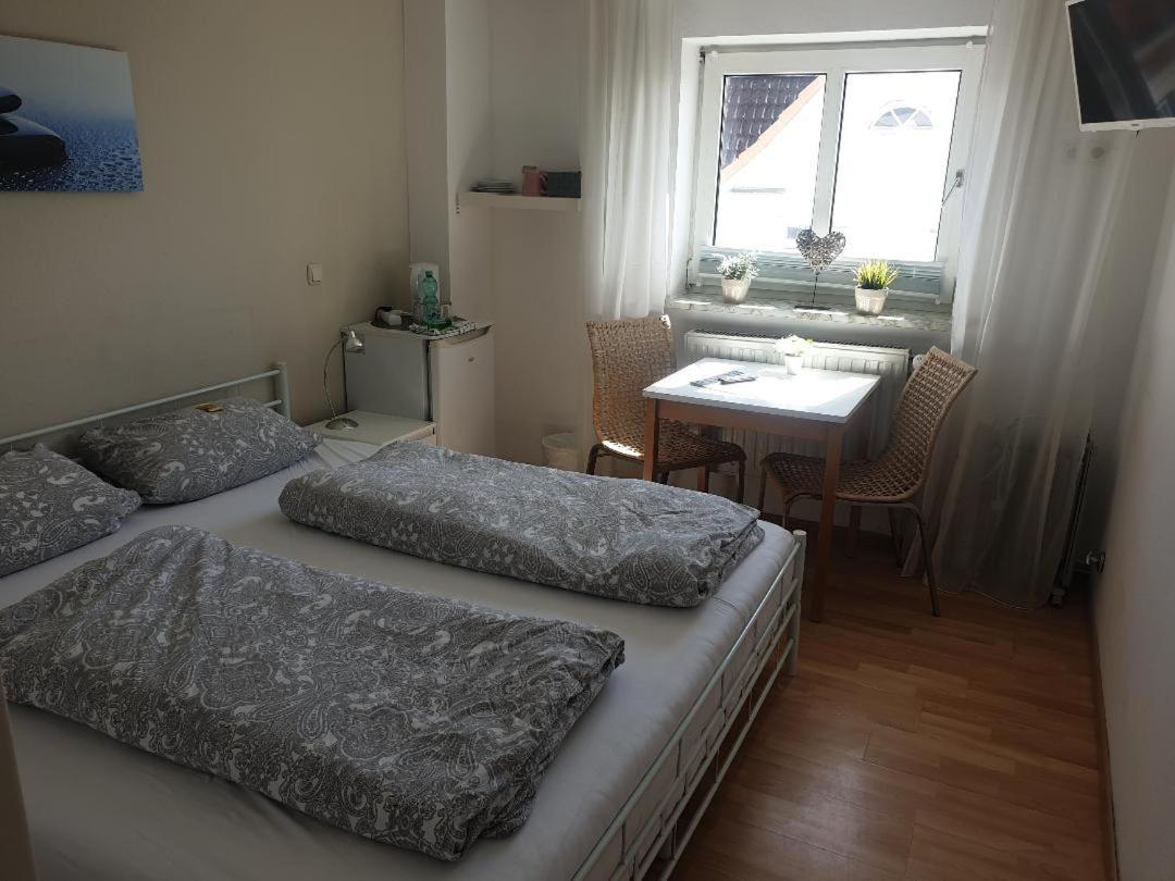 Rooming24, Kleine Pension Lübeck Exteriör bild