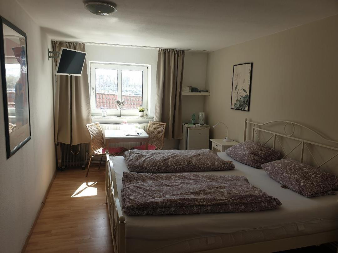 Rooming24, Kleine Pension Lübeck Exteriör bild