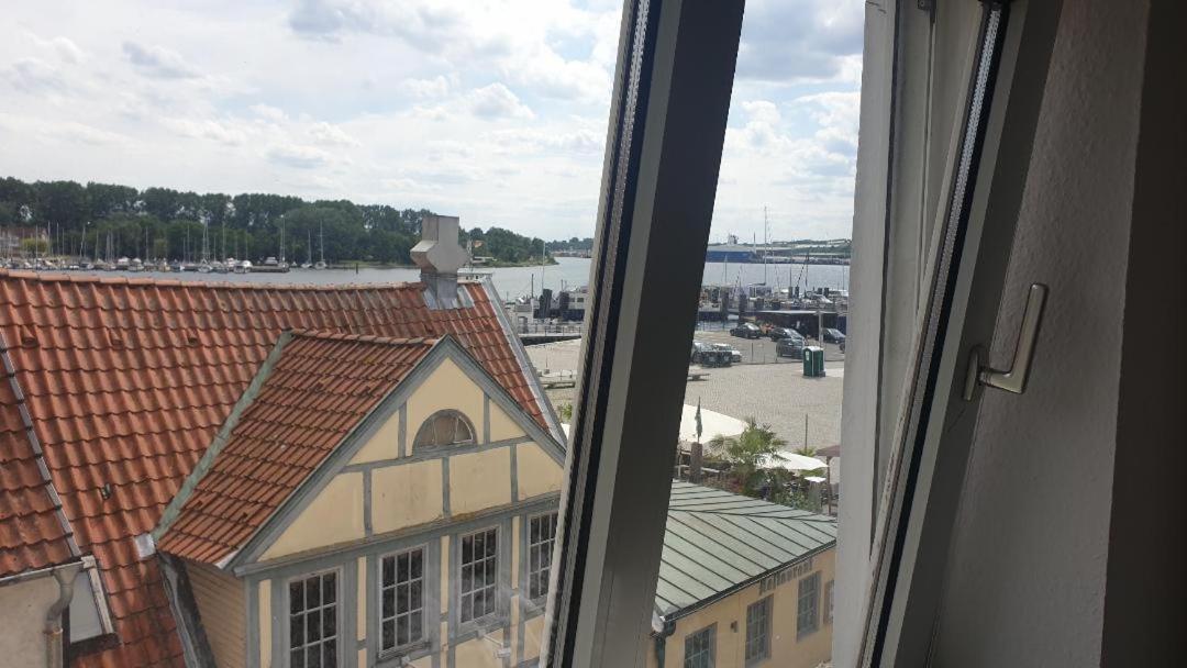 Rooming24, Kleine Pension Lübeck Exteriör bild