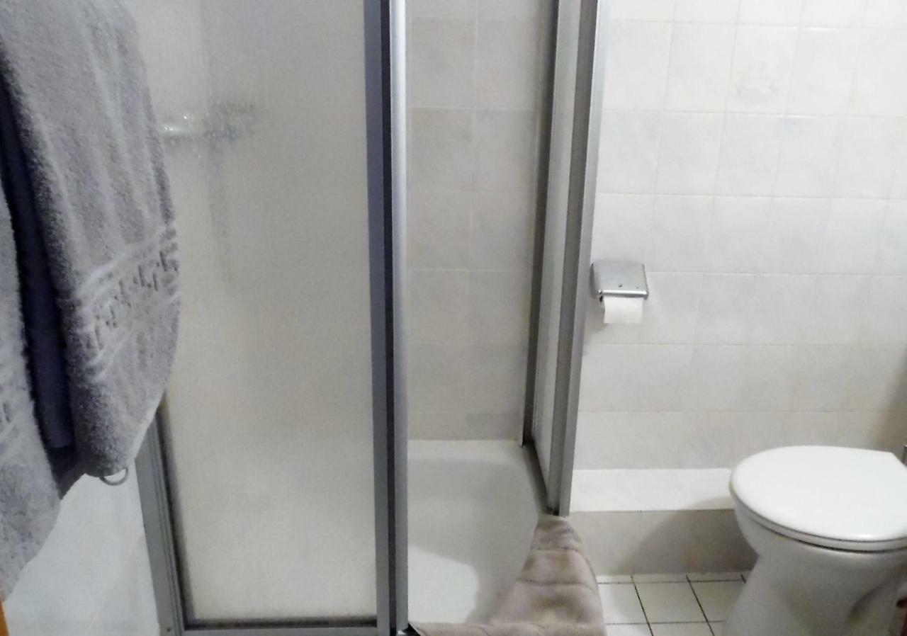 Rooming24, Kleine Pension Lübeck Exteriör bild