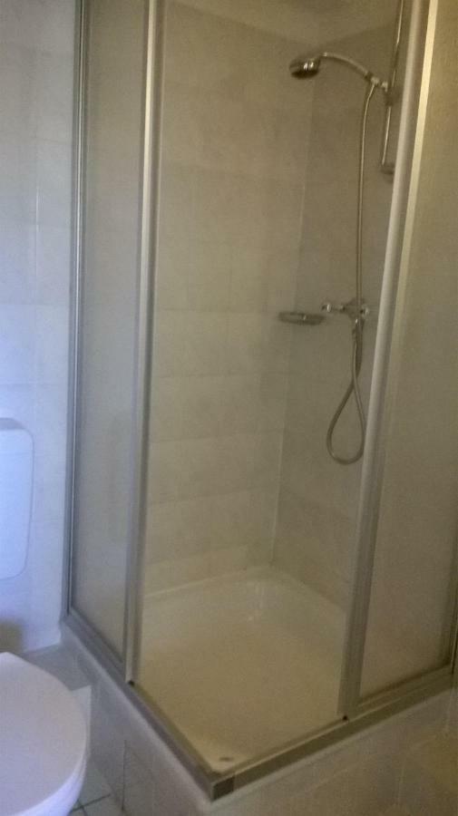 Rooming24, Kleine Pension Lübeck Exteriör bild