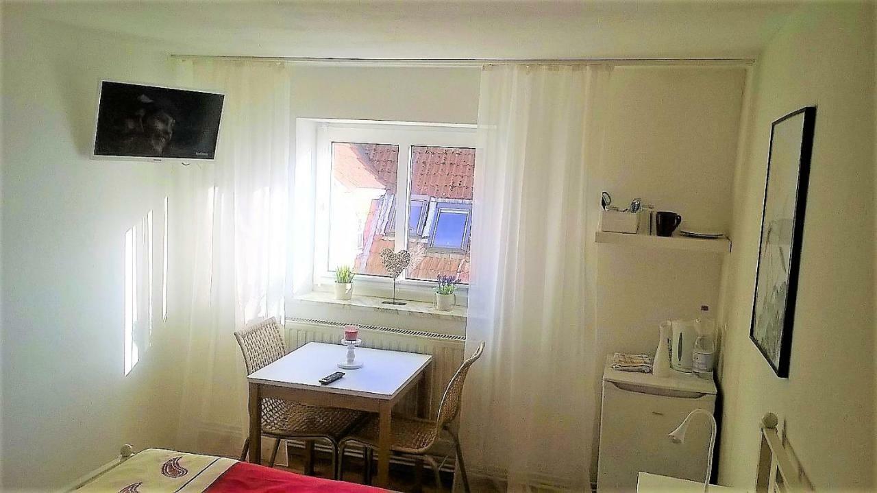 Rooming24, Kleine Pension Lübeck Exteriör bild