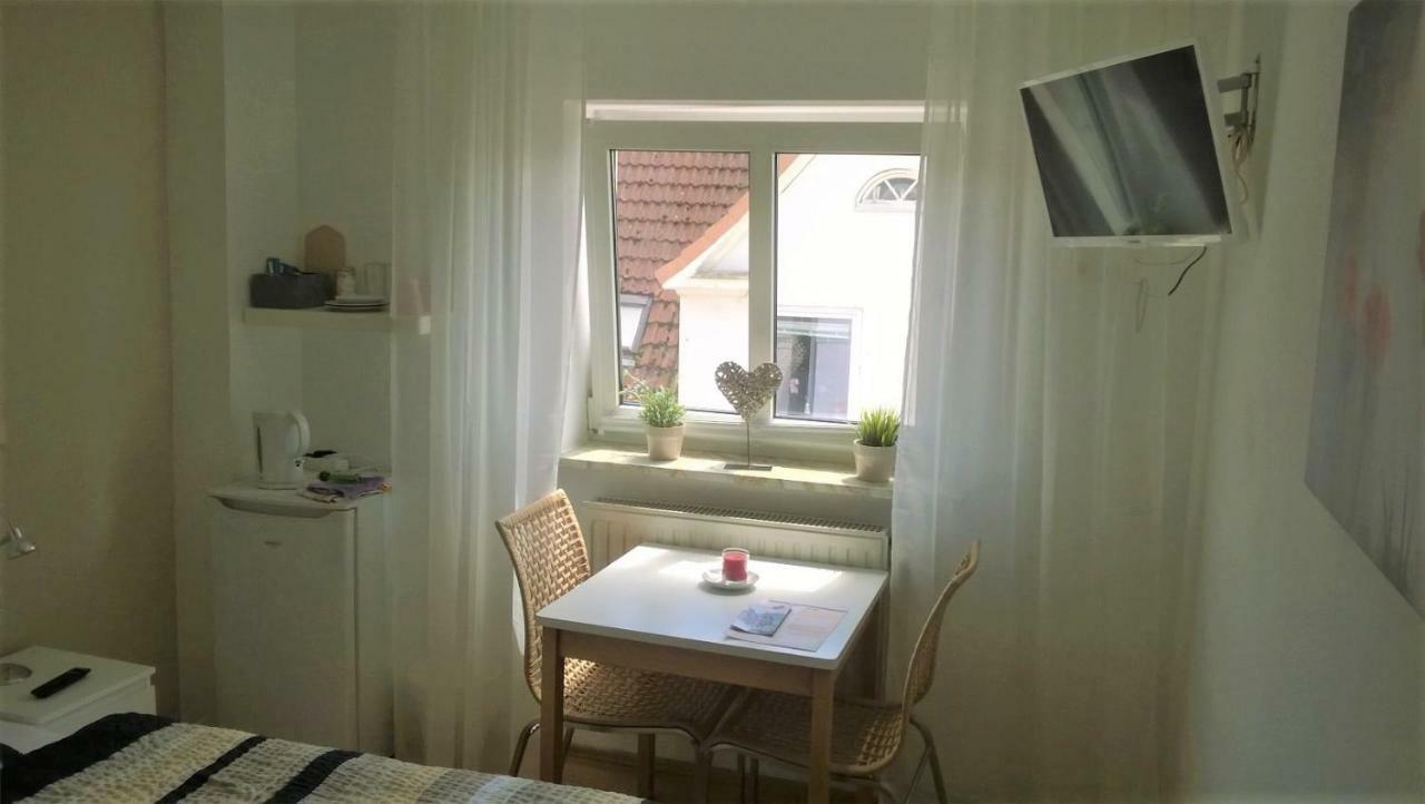 Rooming24, Kleine Pension Lübeck Exteriör bild