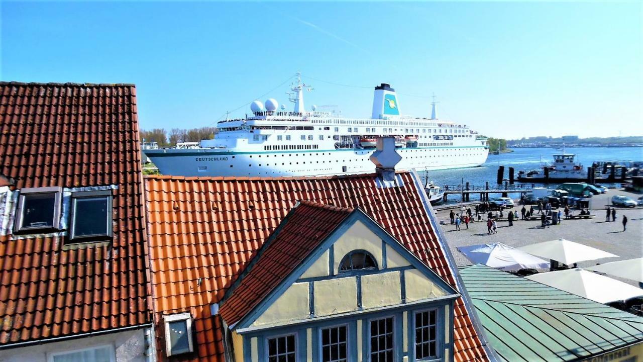 Rooming24, Kleine Pension Lübeck Exteriör bild