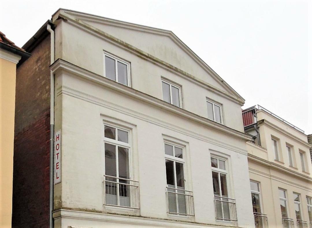 Rooming24, Kleine Pension Lübeck Exteriör bild
