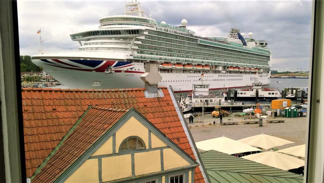 Rooming24, Kleine Pension Lübeck Exteriör bild