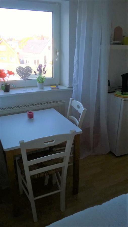 Rooming24, Kleine Pension Lübeck Exteriör bild