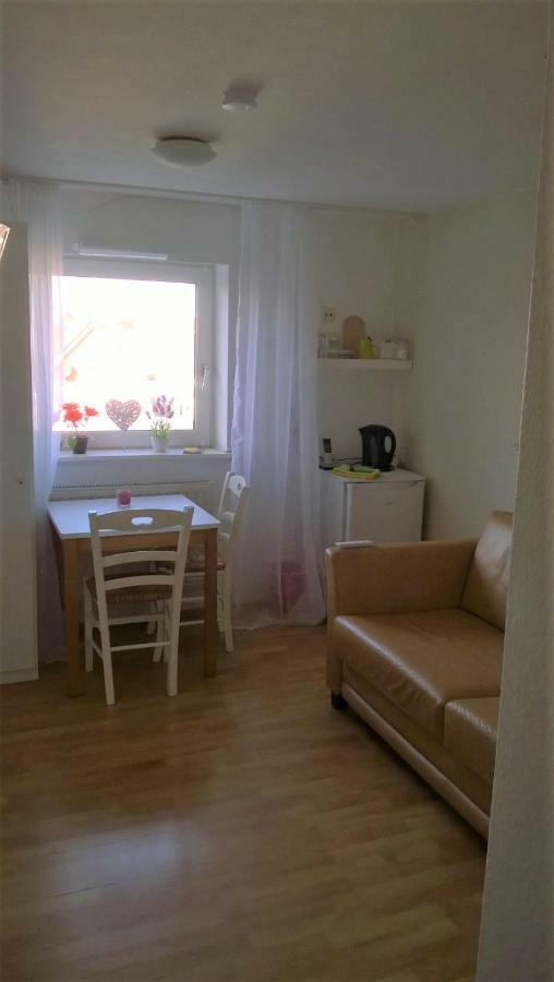 Rooming24, Kleine Pension Lübeck Exteriör bild